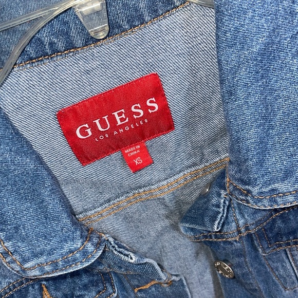 GUESS Medium Wash Denim Jacket ♥️ - Picture 3 of 4